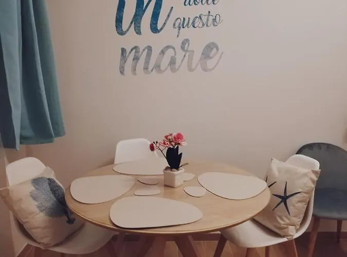 Triremi House